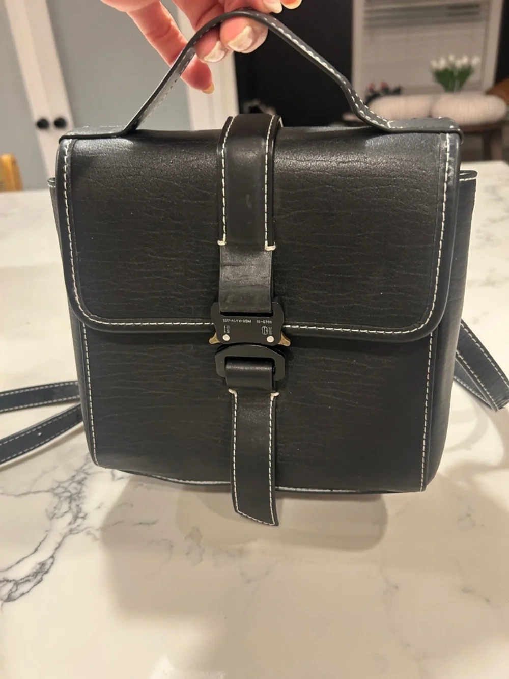 Crossbody LEATHER BAG rare hard to find. - Picture 8 of 9